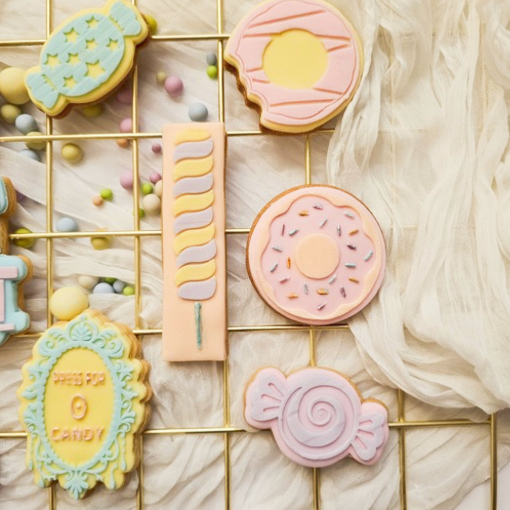 Candy Twist Lolly Embosser and Cookie Cutter Set.